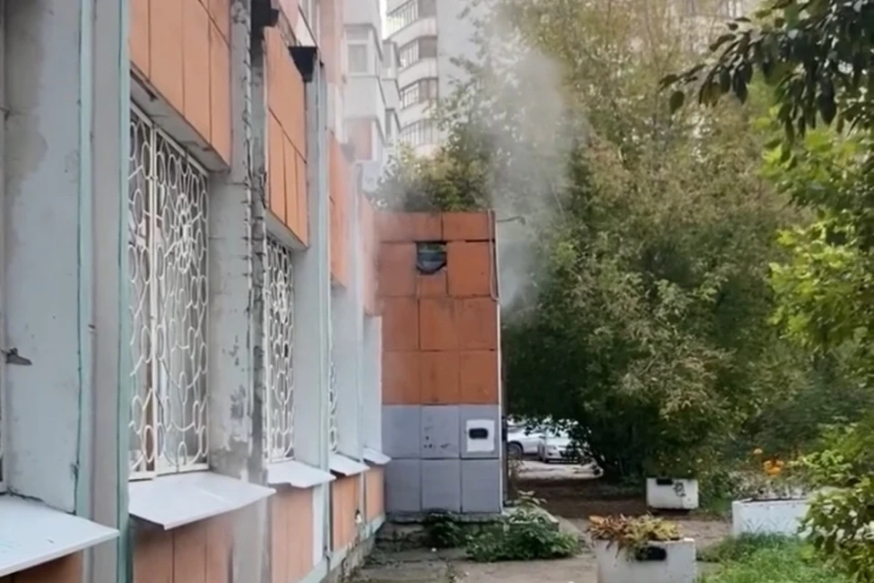 На утро пар валил из окон помещения. Фото: сотрудники НКО «Территория семьи».