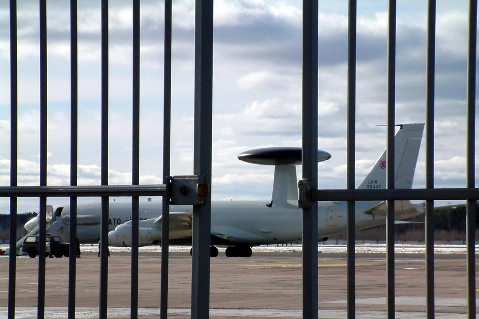 Военный самолет потерпел крушение рядом с американской авиабазой Шпангдалем в Германии. Фото: Victor Lisitsin/Russian Look/Global Look Press