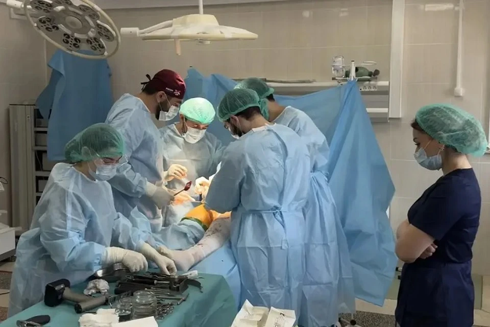 У пациентки был разрушенный тазобедренный сустав и три года лечения с временным эффектом. Фото: минздрав Дагестана
