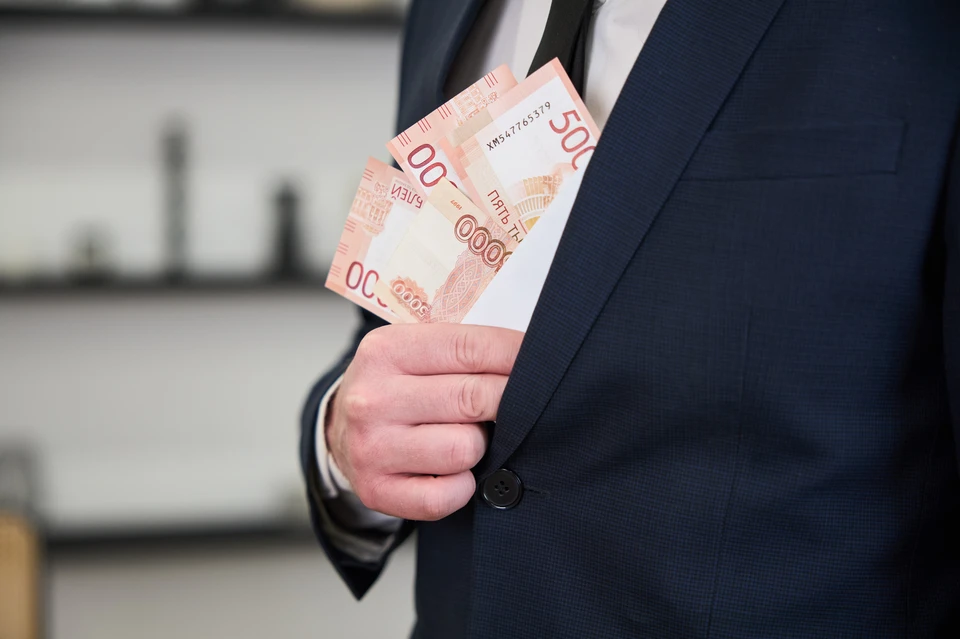 ЦБ вместе с Минфином и ФТС разработает новые ограничения на вывоз денег из России