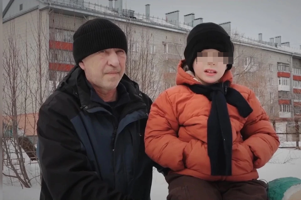 Виталий воспитывает пятилетнего сына вместе с бабушкой умершей жены. Скриншот выпуска «Мужское/Женское»