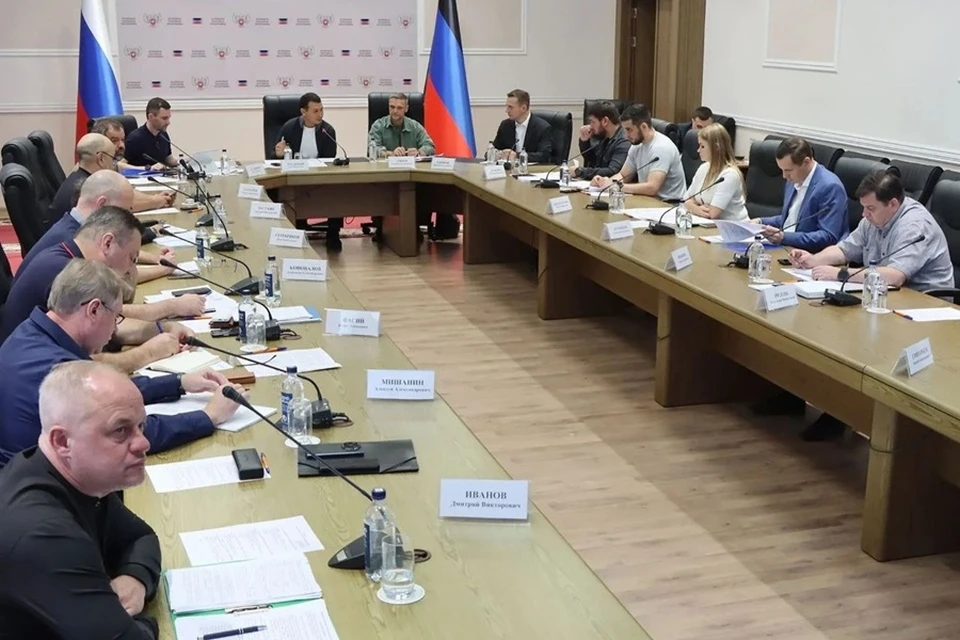 Делегация Минстроя РФ провела совещание по вопросам отопительного сезона в ДНР. Фото: Минстрой России