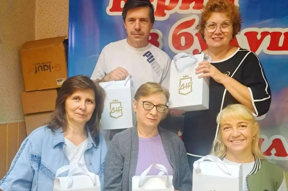 Накануне Международного дня глухих и слабослышащих члены общества получили поздравления и подарки. Фото: ТГ/Волошин