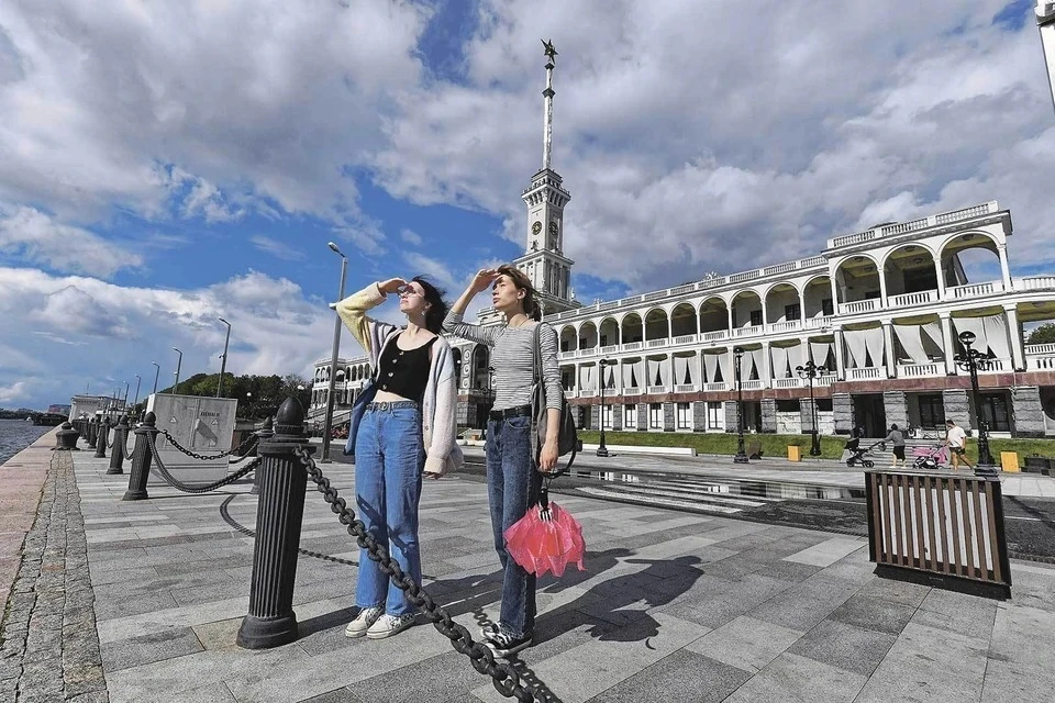 Диетолог Мухина посоветовала гулять пешком после еды для похудения