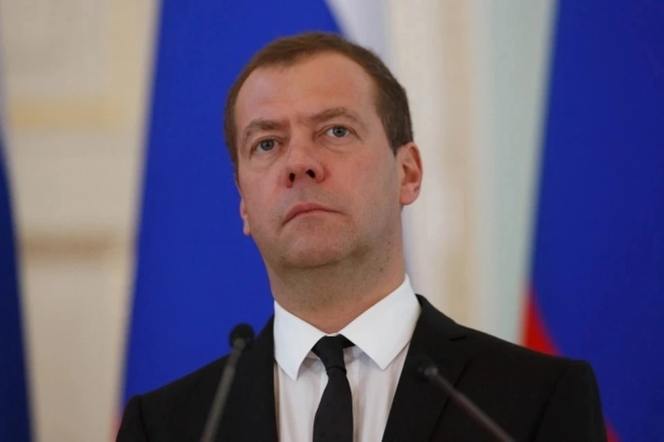 Медведев поздравил учителей с профессиональным праздником