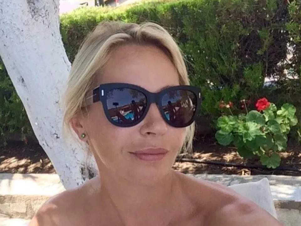 Елена, которая и так всегда хорошо выглядела, после знакомства с Теймуразом стала еще более трепетно ухаживать за своей внешностью и фигурой