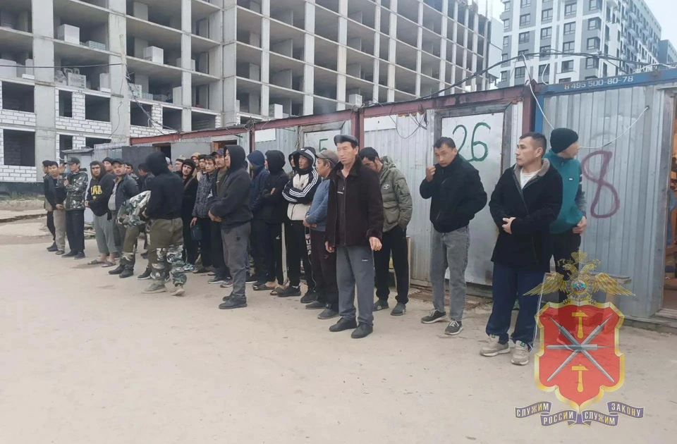 В Туле после рейдов по стройкам и кафе выявили 54 нарушения миграционного законодательства