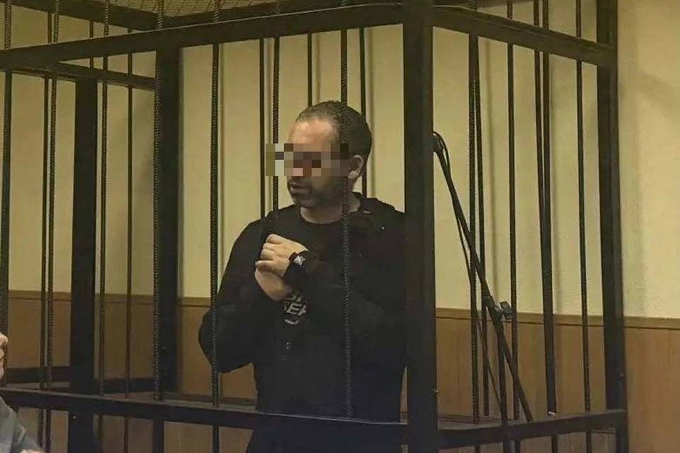 Самодельное взрывное устройство, по данным следствия, было замаскировано под топливную канистру. Фото: Объединенная пресс-служба судов Петербурга