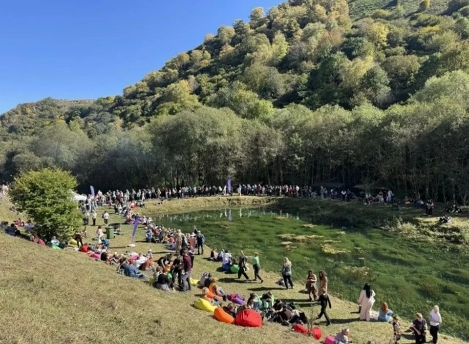 В Кисловодске участники турпохода в Медовым водопадам прошли 10 млн шагов. Фото: администрация Кисловодска