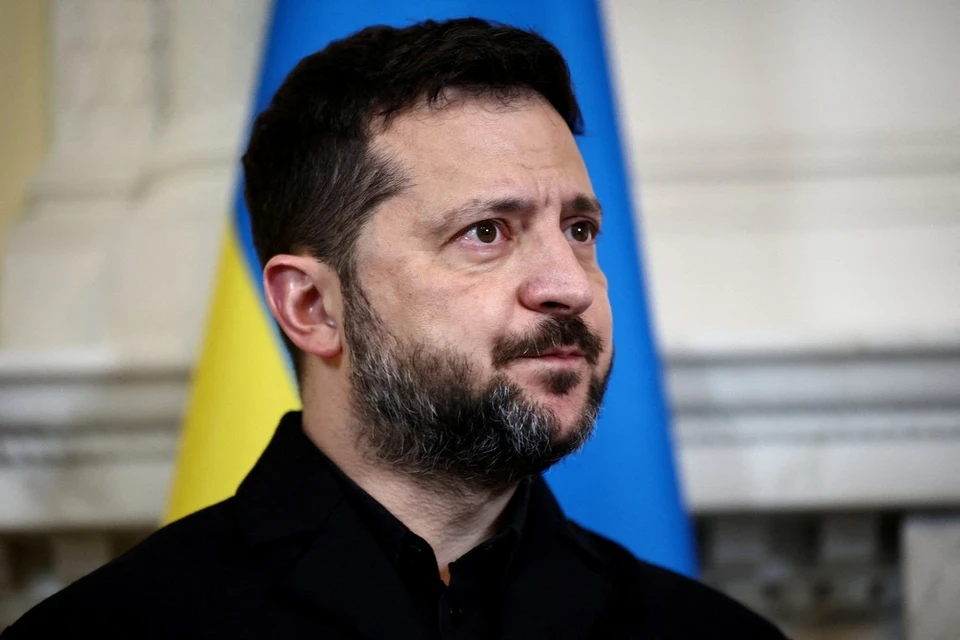 Владимир Зеленский в интервью британской Financial Times пафосно заявил о возобновлении атак на НПЗ в РФ.