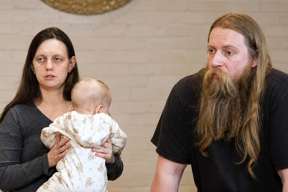 Евгений и Наталья Тепляковы ждут десятого ребенка. Фото: кадр видео.