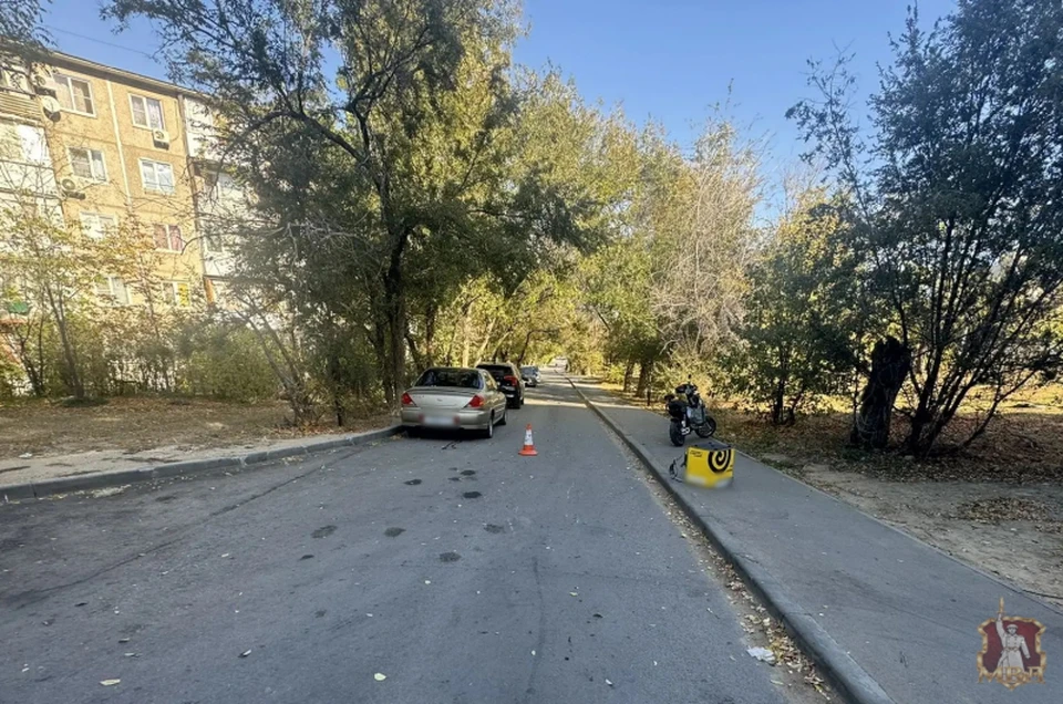 Молодой водитель не смог объехать пешехода.