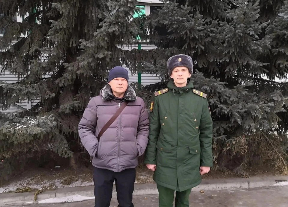 Сыновья судебного пристава из Шушенского района пошли по его стопам. На фото: Алексей с сыном. Фото: ФССП по краю
