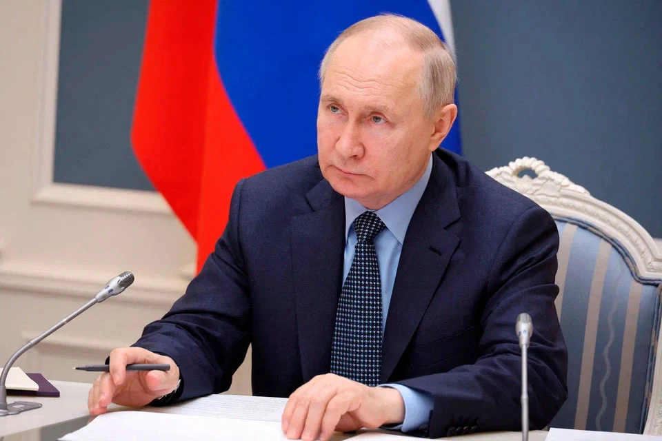 Президент России Владимир Путин утвердил новый список поручений по укреплению института семьи и поддержке материнства.