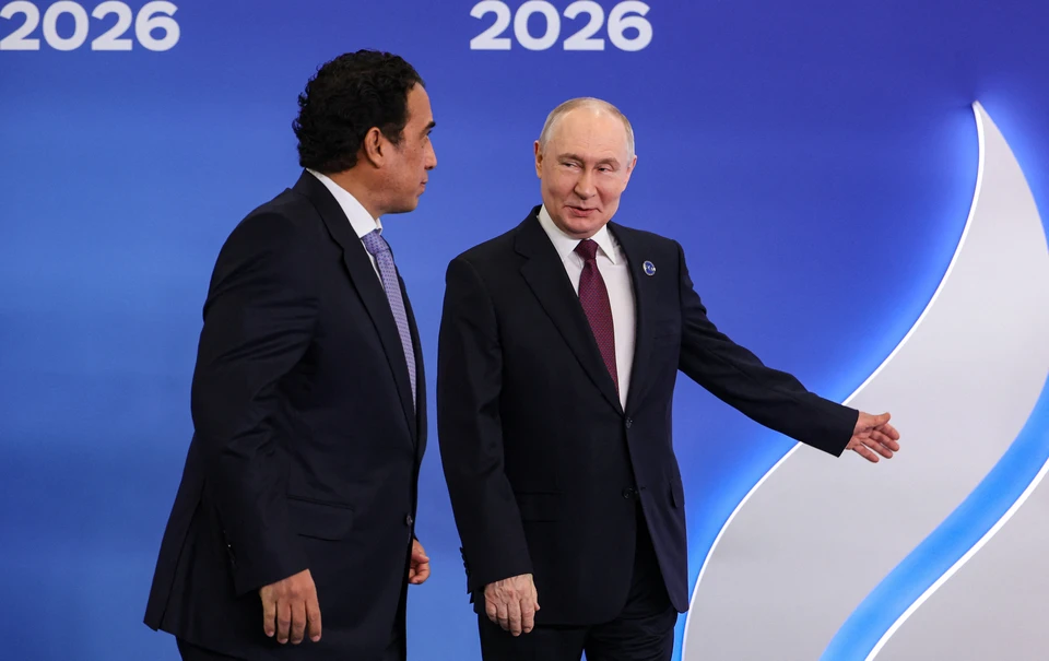 Путин провёл встречу с главой президентского совета Ливии аль-Менфи.