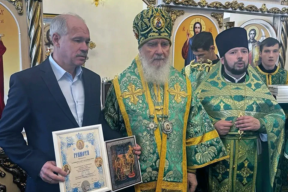 Вручение архиерейской грамоты «В Благословение за усердные труды во славу Русской Православной Церкви».
