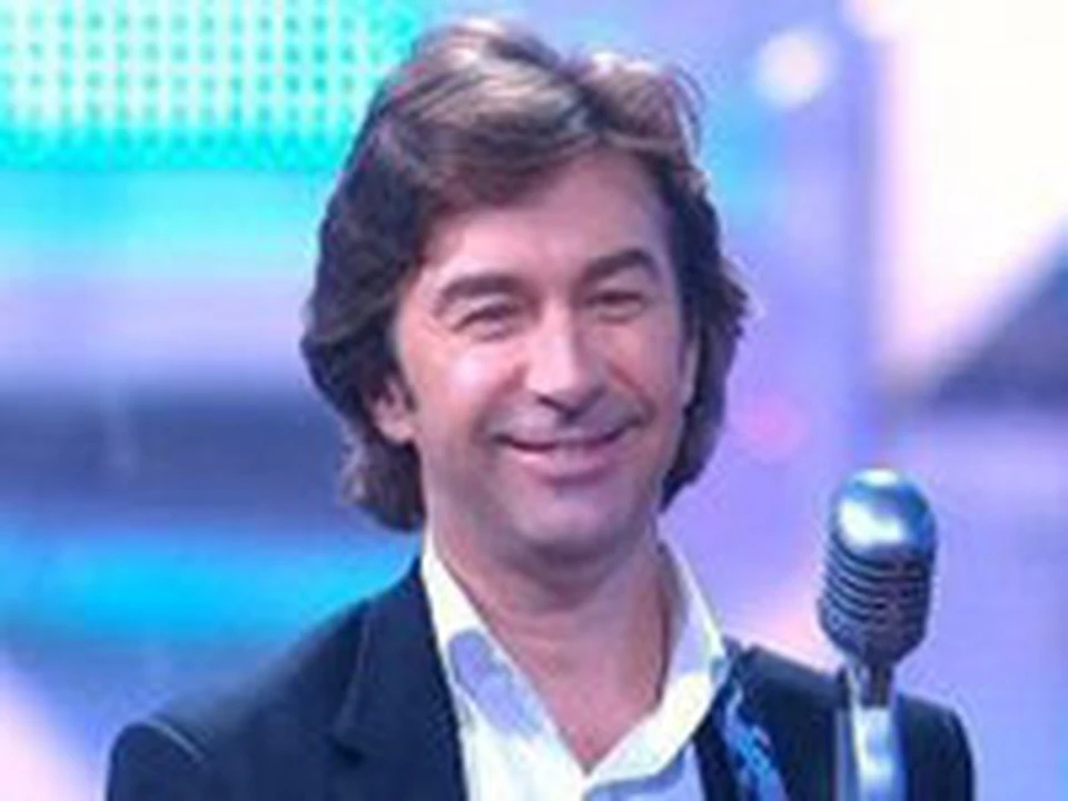 Сюткин дай мне этот день. Валерий настиченко ведущий. валерий сюткин с длинными волосами. 22 марта родился сюткин. васюткин певец.