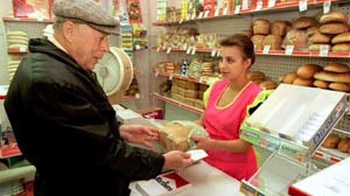 Где в столице купить недорого продукты и одежду - KP.RU