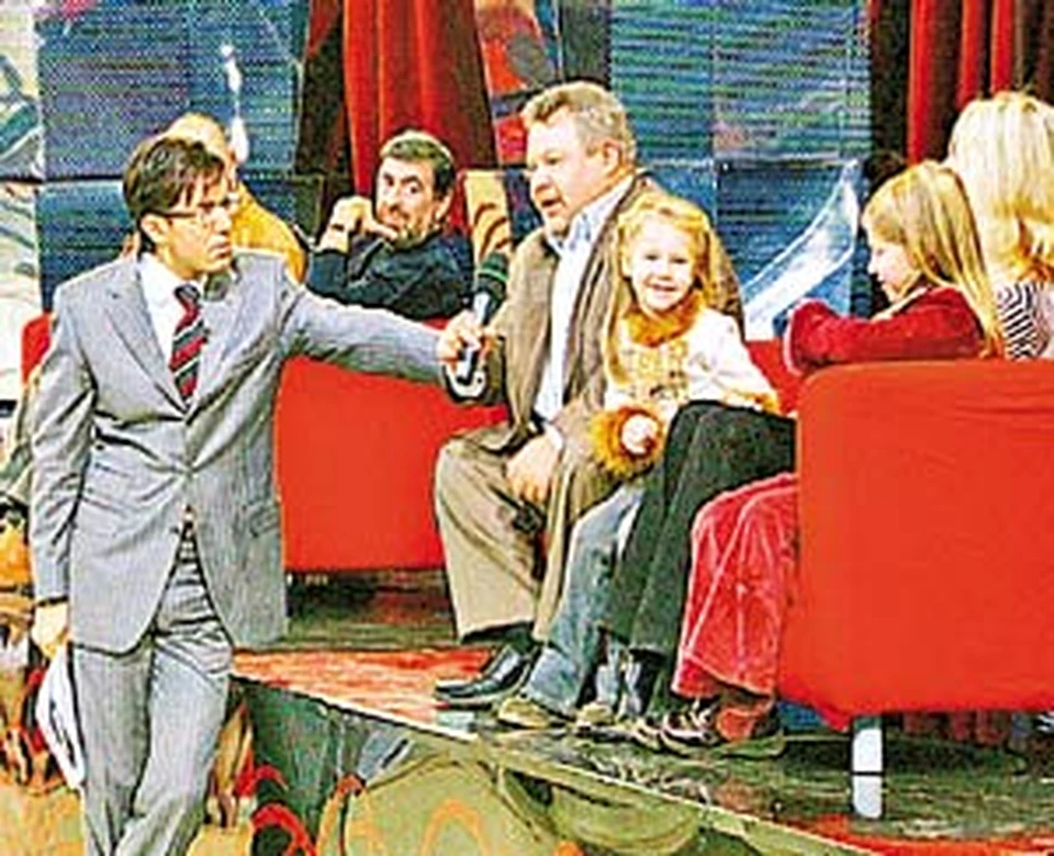 Николай Шклярик вместе с семьей на съемках программы Андрея Малахова.
