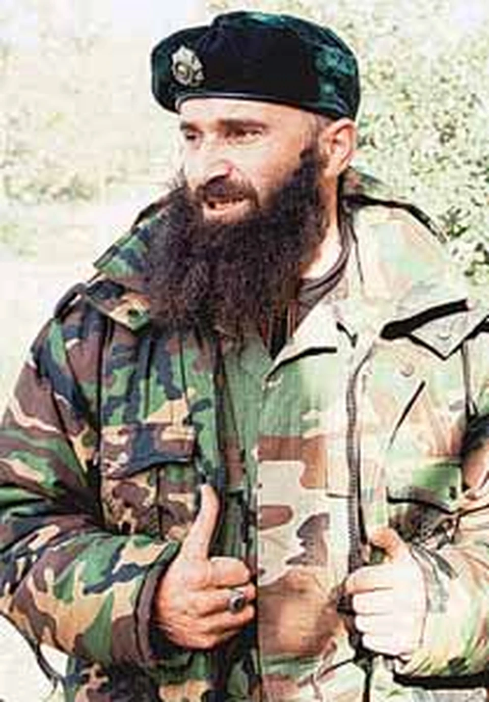 Лидер чеченских боевиков Шамиль Басаев