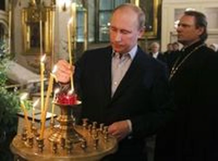 Путин встретил Рождество в храме, где был крещен в детстве