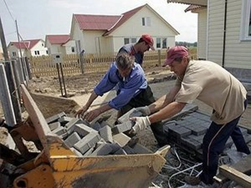 Кто же будет строить белорусские дома, если строители повально уезжают из страны?