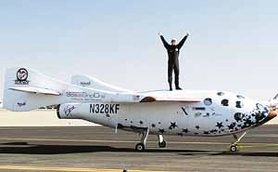 Пилот Майкл Мелвилл со своим  SpaceShipOne взлетел на 100 км!