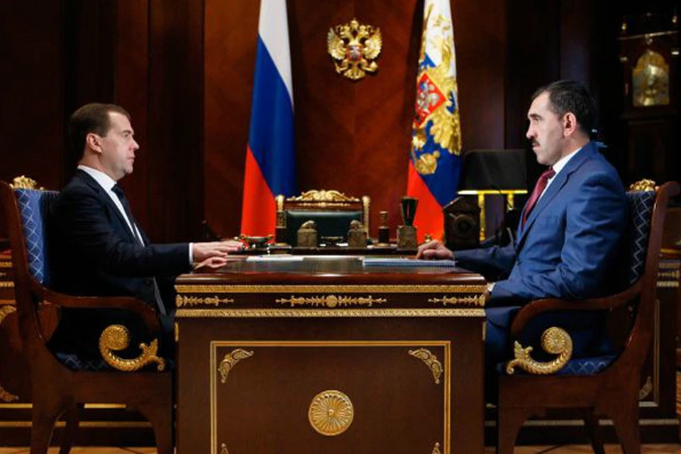 Дмитрий Медведев пообещал Юнус-Беку Евкурову помощь в расследовании похищений в Ингушетии.
