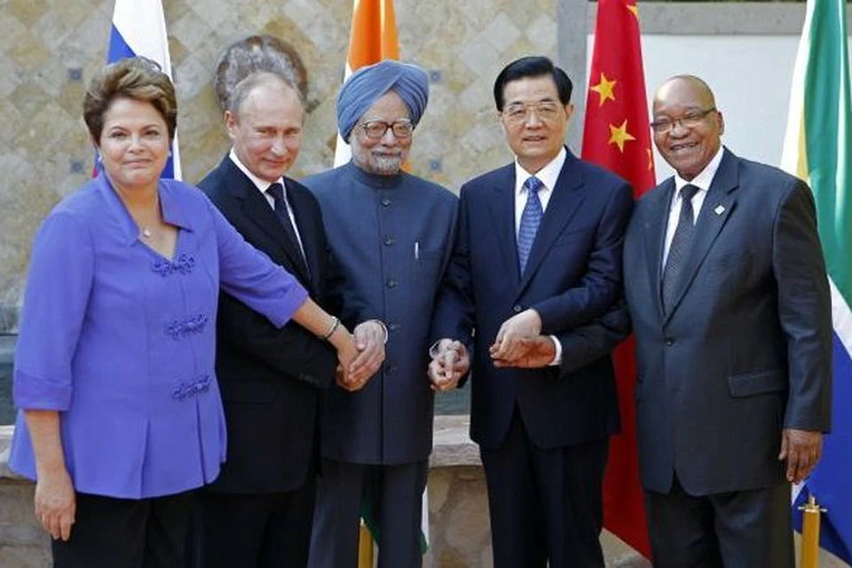 Перед встречей в формате G20 Владимир Путин успел обсудить глобальные проблемы с партнерами по БРИКС (слева направо): президентом Бразилии Дилмой Роуссефф, премьером Индии Манмоханом Сингхом, председателем КНР Ху Цзиньтао и президентом ЮАР Джейкобом Зумой.