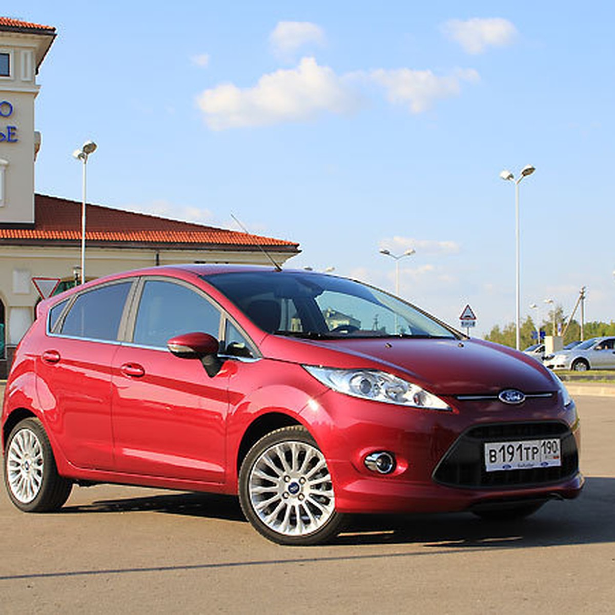 Тест-драйв Ford Fiesta: магнит для взглядов - KP.RU