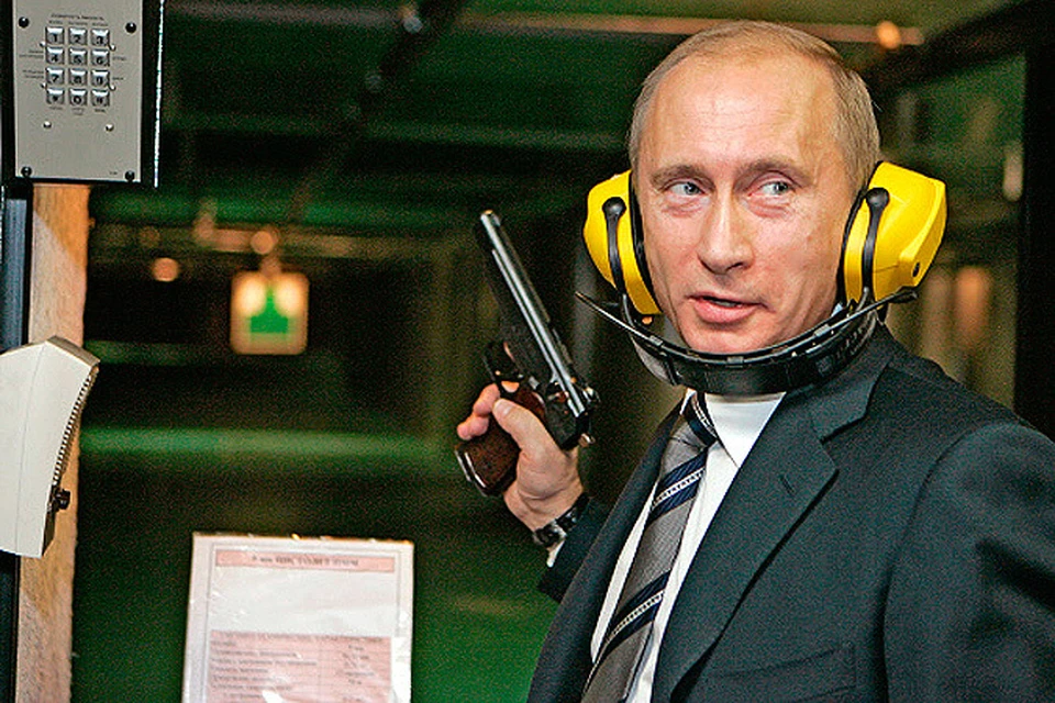Владимир Путин одобрил идею объединения двух ведущих ижевских оружейных предприятий в концерн "Калашников"