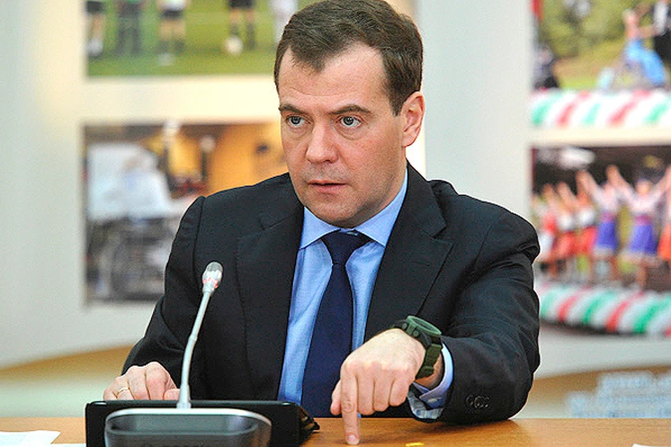 Медведев рассказал о причине увольнения Сердюкова