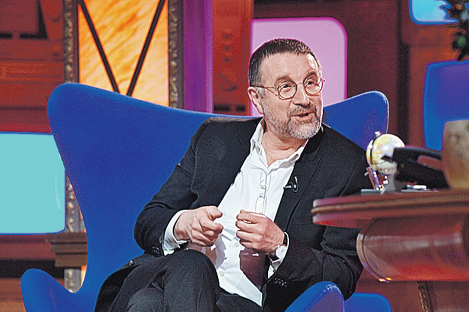 Все вопросы по поводу денег Леонид Ярмольник переадресовал ведущему шоу Александру Цекало.