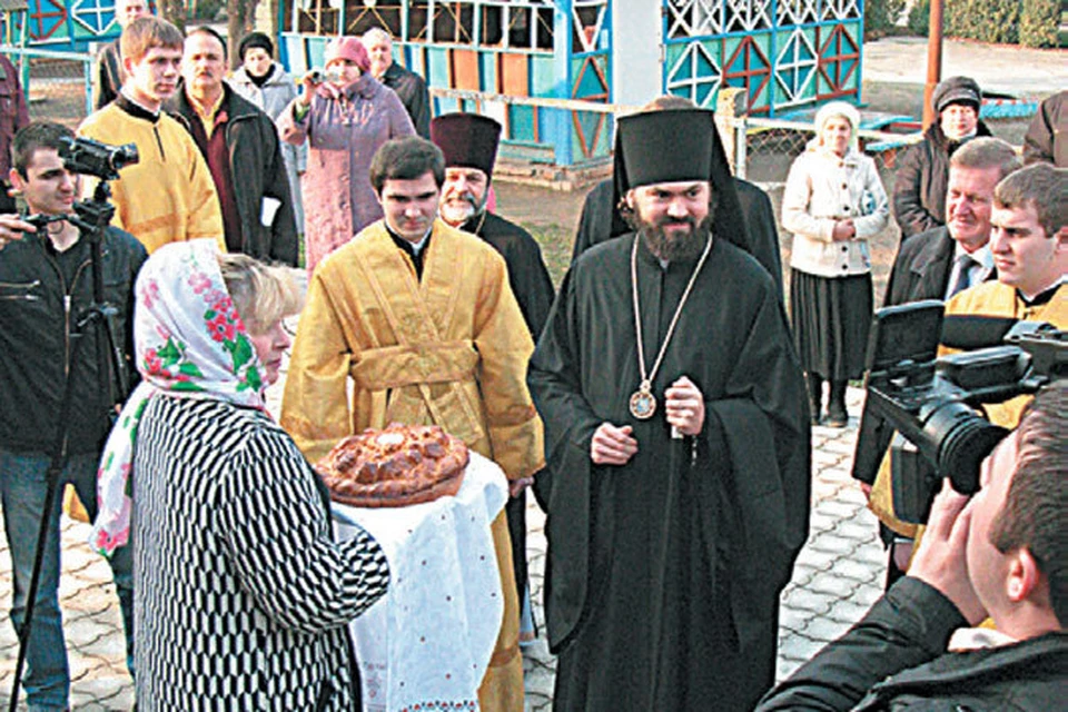 Для селян открытие церкви стало праздником.