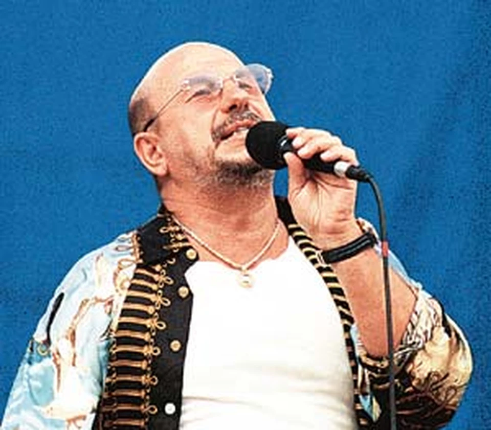 Михаил Звездинский участвовал и в конкурсе на лучший вариант Гимна России.