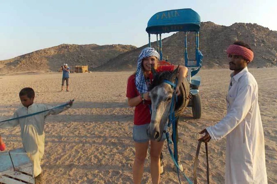 Нижегородка Ксения Зорина отдыхает в Египте на полную катушку.