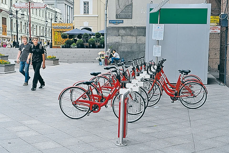 За последнее время в Москве было построено 50 км велодорожек и оборудовано 17 тысяч мест для велопарковок.