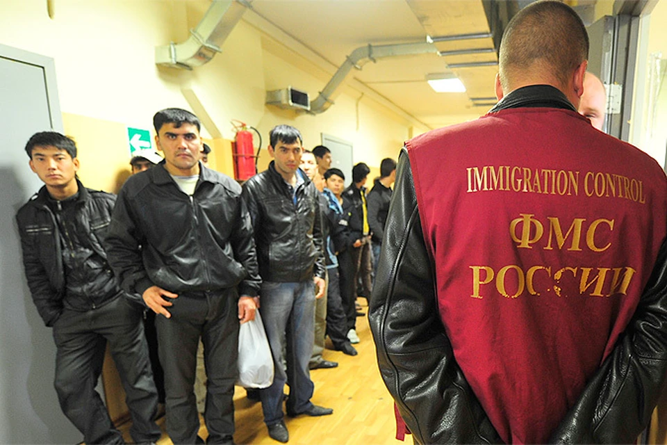 Полицейские выявили в Москве сеть офисов, через которые исламисты торговали поддельными документами.