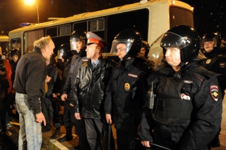 13 октября весь личный состав столичной полиции был поднят по тревоге