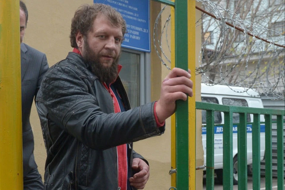 Емельяненко-младший подрался с 63-летним посетителем ресторана, но позже оппоненты помирились