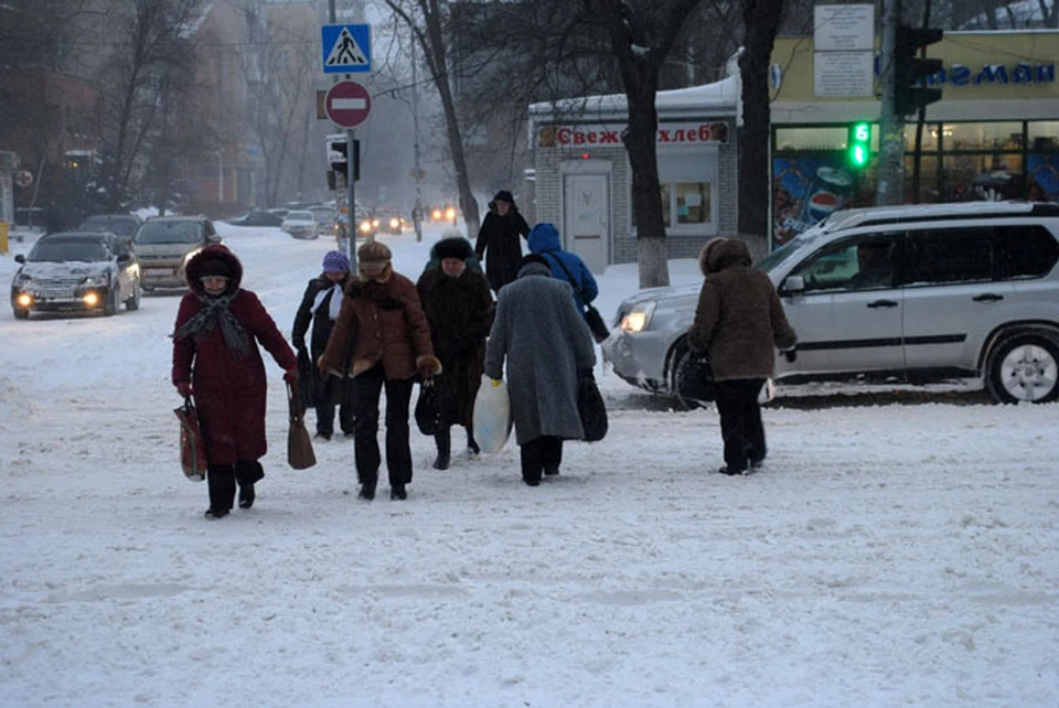 Ростовчане идут на работу пешком
