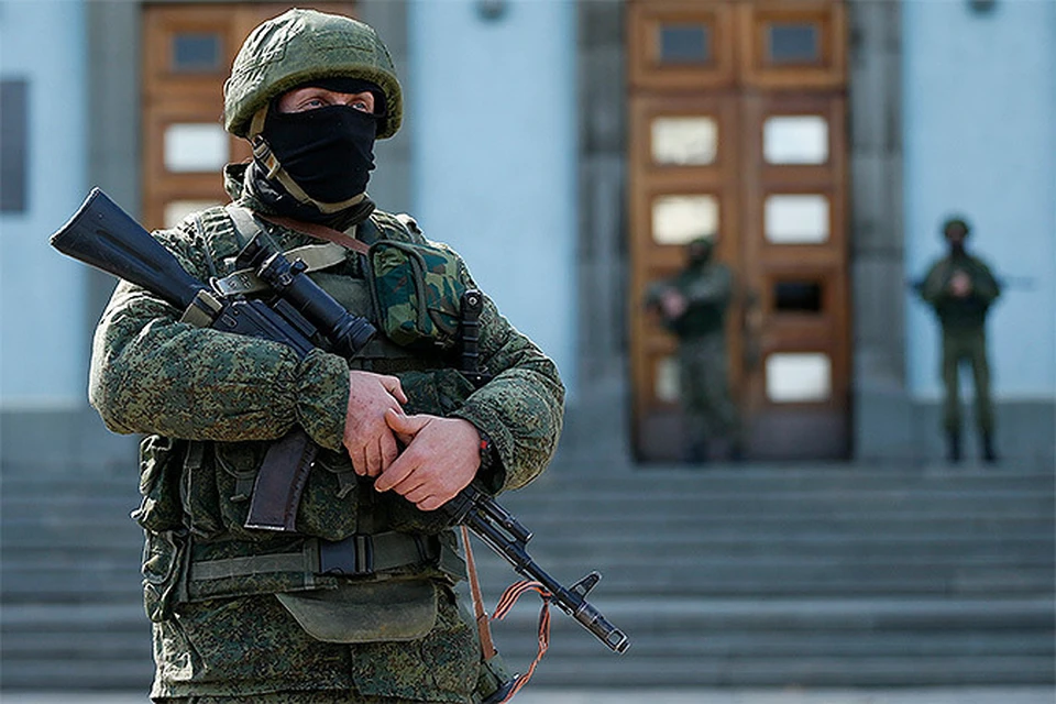 Фото солдата в балаклаве