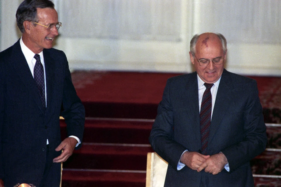 Все эти разговоры и переговоры велись в контексте общего понимания между Бушем и Горбачевым