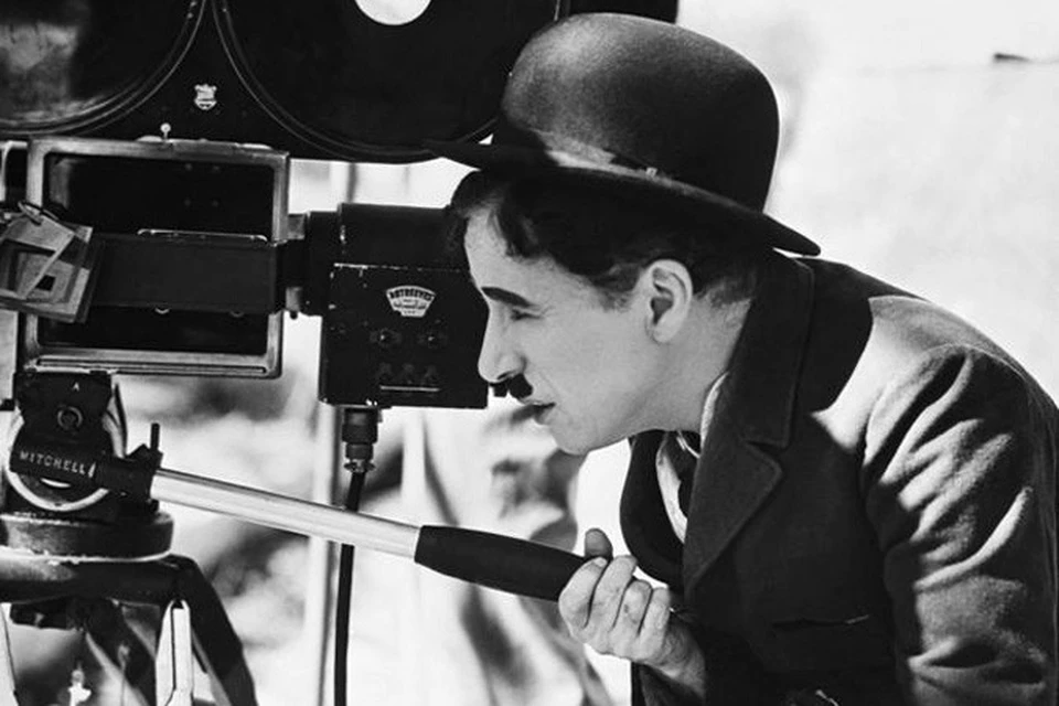 А, между тем, настоящего Чарли Чаплина, великого комика, режиссера, композитора и сценариста, мало кто знает