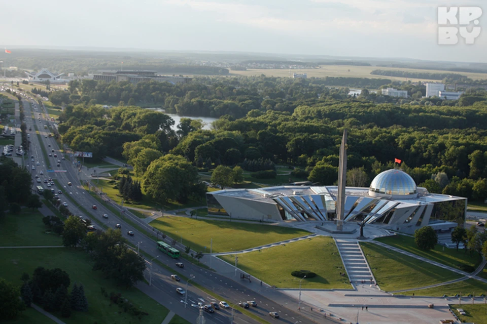 Новое здание музея находится на проспекте Победителей рядом с обелиском "Минск - Город-герой".