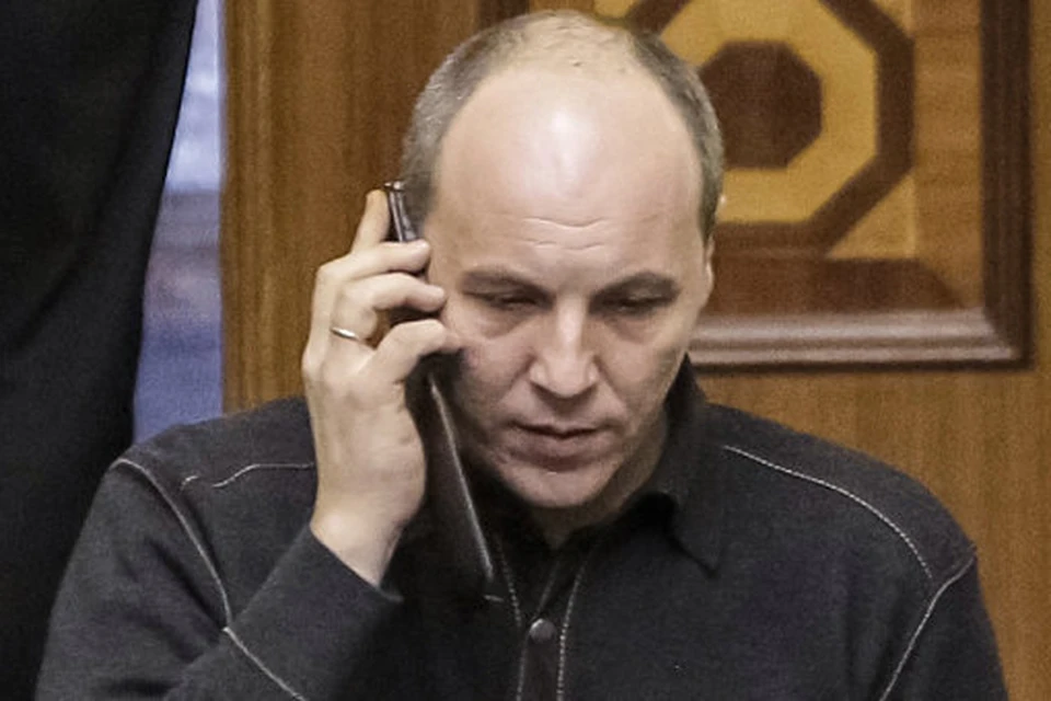 По информации СМИ, Парубий написал заявление об уходе в связи с несогласием с информационной политикой Порошенко.