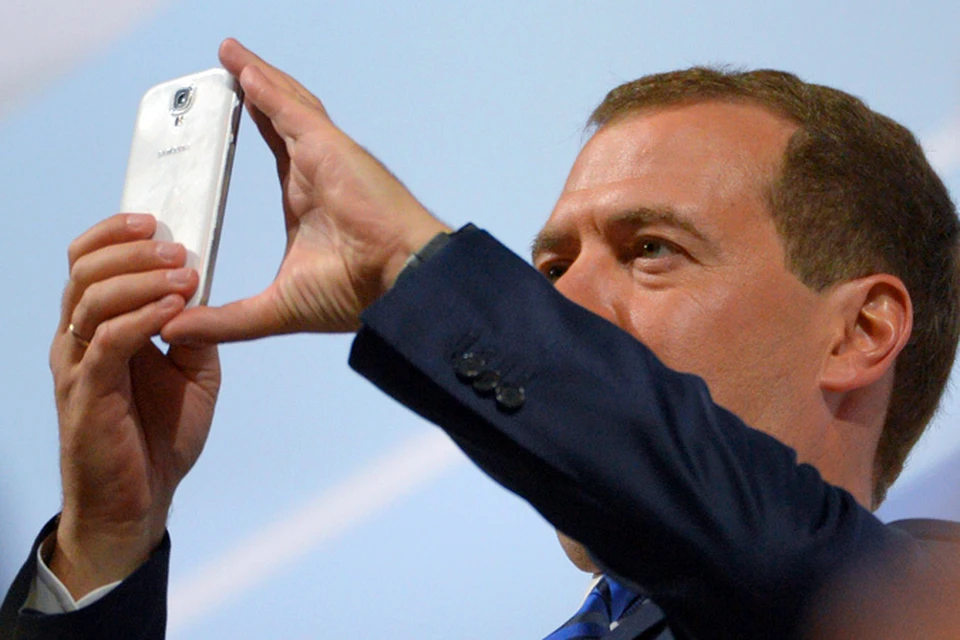 Странная история, случившаяся на прошлой неделе, когда на блоге «Шалтай-Болтай» появилась информация о взломе смарфтона главы правительства Дмитрия Медведева