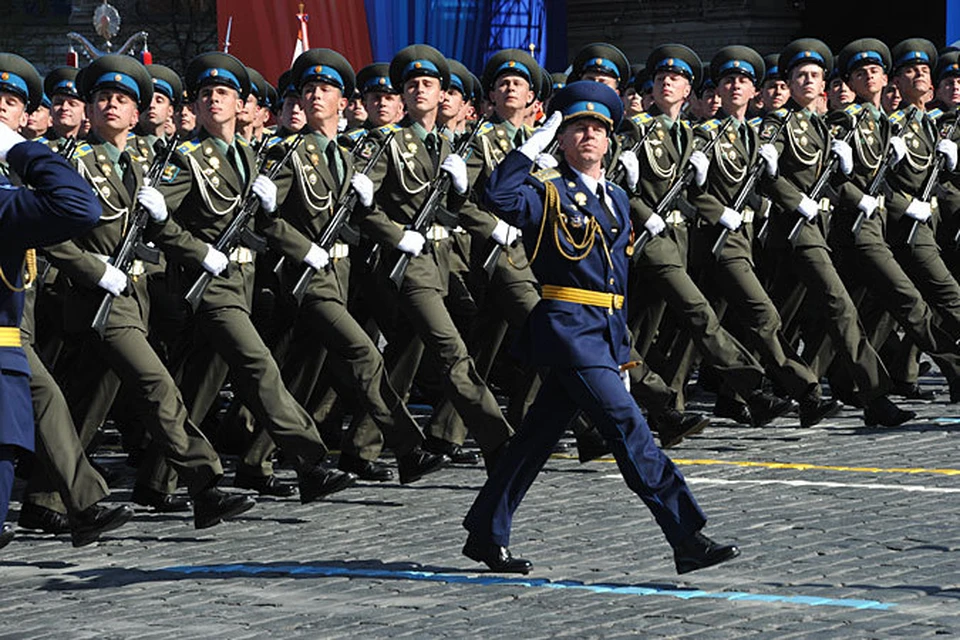 Всего в военном параде на Красной площади примут участие более 14 тысяч военнослужащих