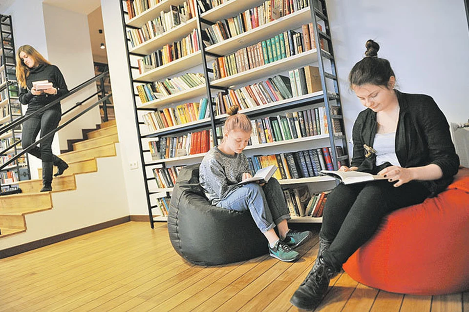 В современных библиотеках теперь не только технологично, но и комфортно.