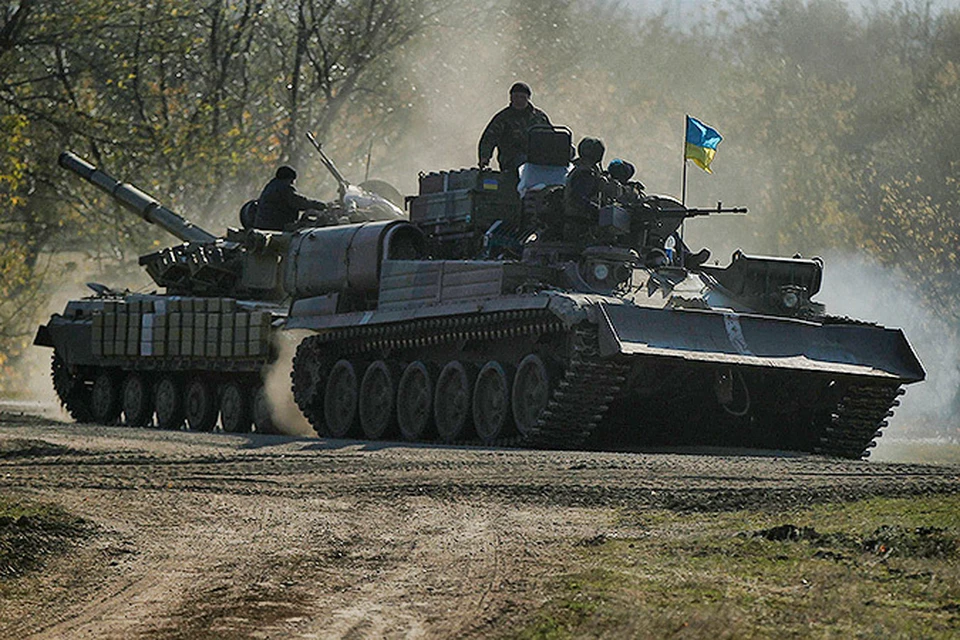 Советник Президента Петра Порошенко Юрий Луценко заявил, что режим перемирия нужен Украине для изготовления украинского оружия и техники.